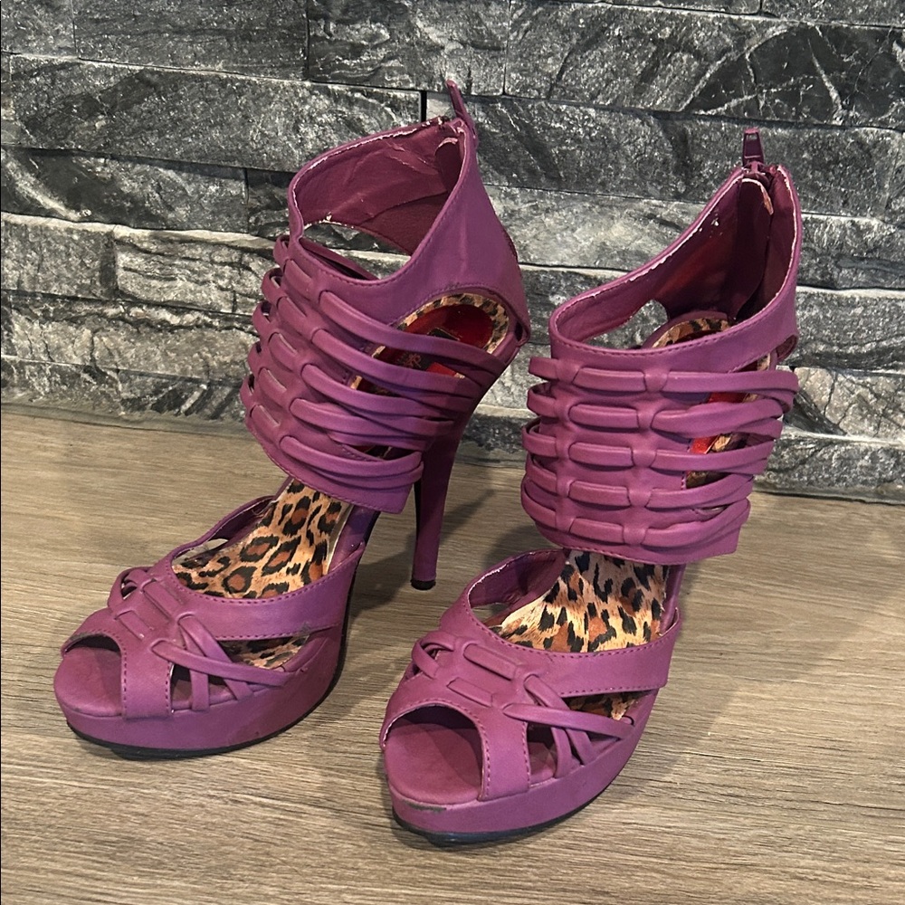 Fredericks of Hollywood Purple Strappy‎ Heels with Leopard insole Women's Size 7